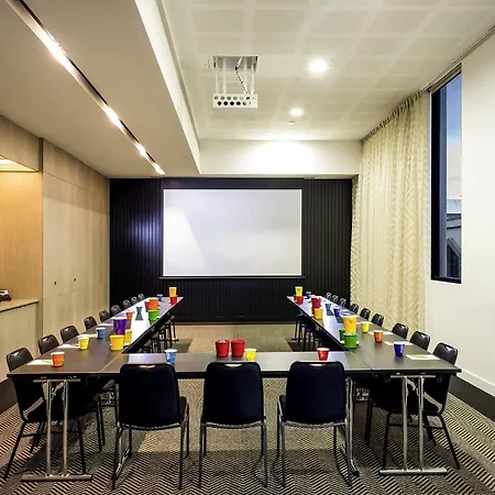 Ibis Adelaide-2