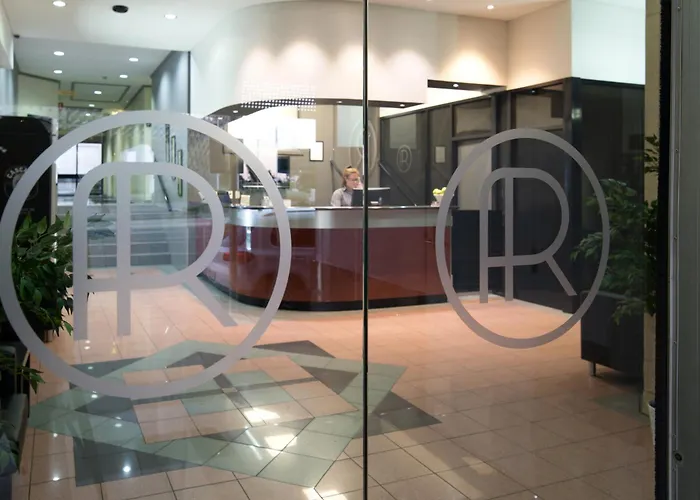 Adelaide RivieraAirport Hotel